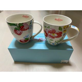 キャスキッドソン(Cath Kidston)のキャスキッドソン　ペアマグカップ　新品未使用きら(食器)