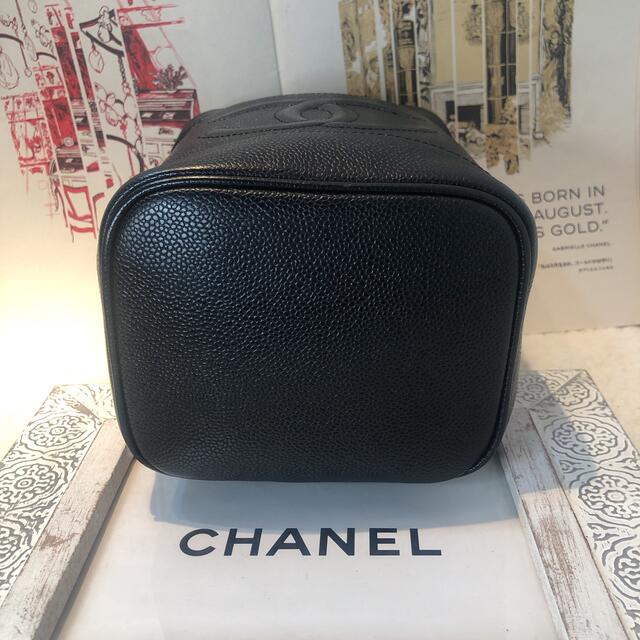 CHANEL(シャネル)のシャネル　バニティポーチ　縦型　キャビアスキン　ココマーク　正規品 レディースのファッション小物(ポーチ)の商品写真