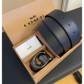 コーチ(COACH)の39,800円正規コーチスカルプテッドフリーサイズリバーシブルベルトギフト箱付き(ベルト)