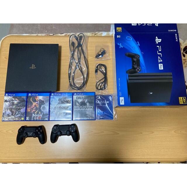 【再出品】PS4Pro 本体＋ソフト4本＋純正コントローラー