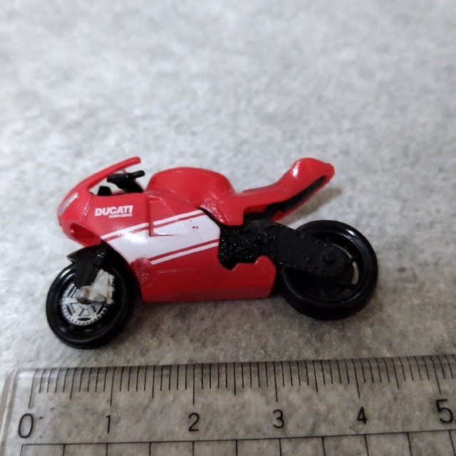 Ducati(ドゥカティ)のDUCATI ミニチュア バイク エンタメ/ホビーのおもちゃ/ぬいぐるみ(ミニカー)の商品写真