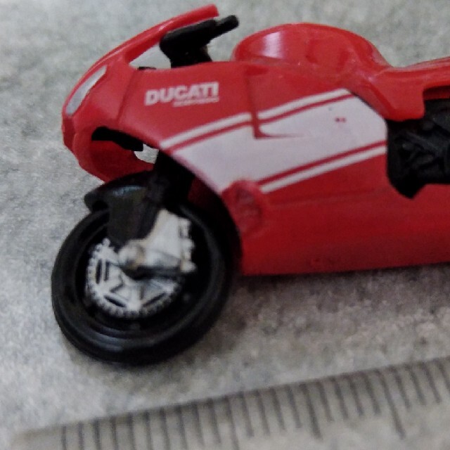 Ducati(ドゥカティ)のDUCATI ミニチュア バイク エンタメ/ホビーのおもちゃ/ぬいぐるみ(ミニカー)の商品写真