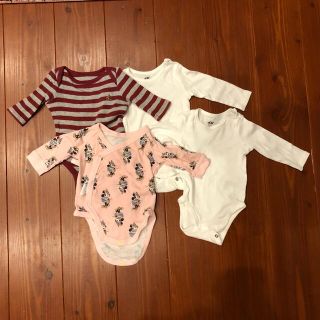 ベビーギャップ(babyGAP)の長肌着　4枚セット　ギャップ エイチアンドエム　H&M ユニクロ　ベビー　服　(肌着/下着)