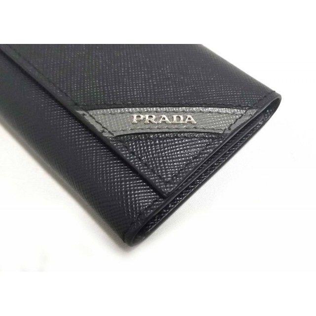 PRADA - 未使用 プラダ キーケース サフィアーノ レザー 型押し PRADA - 未使用 プラダ キーケース サフィアーノ レザー 型押し