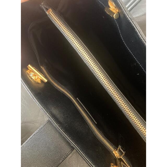 Saint Laurent(サンローラン)の新品同様　美品　サンローラン　モノグラムサッチェル　チェーン　ブラック　黒　財布 レディースのバッグ(トートバッグ)の商品写真