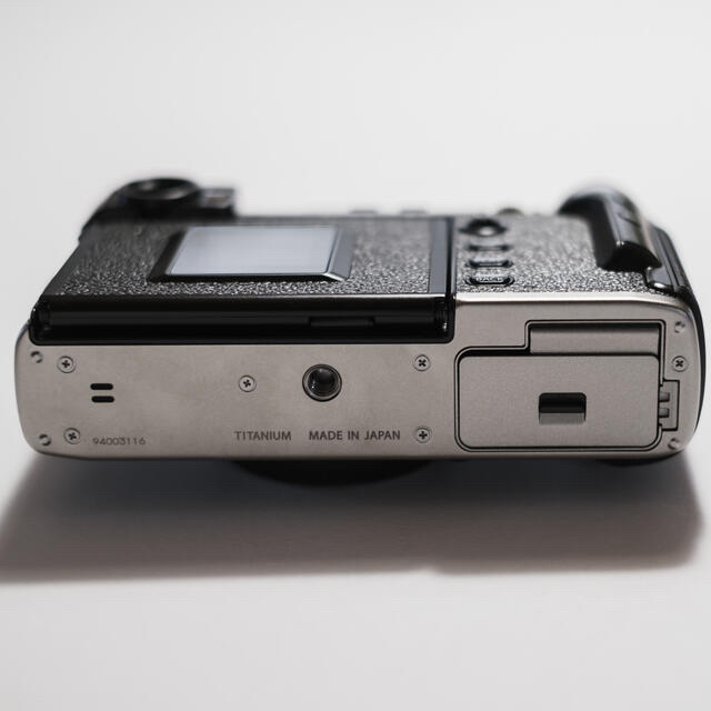 富士フイルム(フジフイルム)のFUJIFILM フジフイルム X-Pro3 DRシルバー【美品】 スマホ/家電/カメラのカメラ(ミラーレス一眼)の商品写真