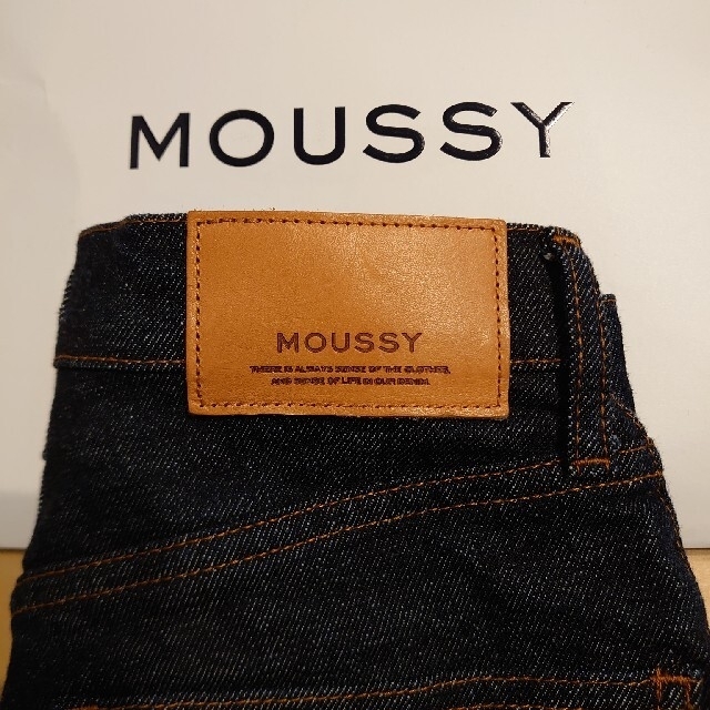 moussy(マウジー)の未使用MOUSSYマウジーmvsSKINNYスキニーワンウォッシュデニム24 レディースのパンツ(デニム/ジーンズ)の商品写真