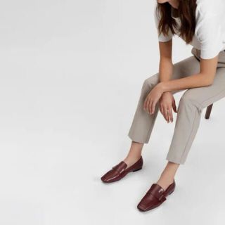 Charles and Keith - クラシック ローファー （Burgundy）の通販 by