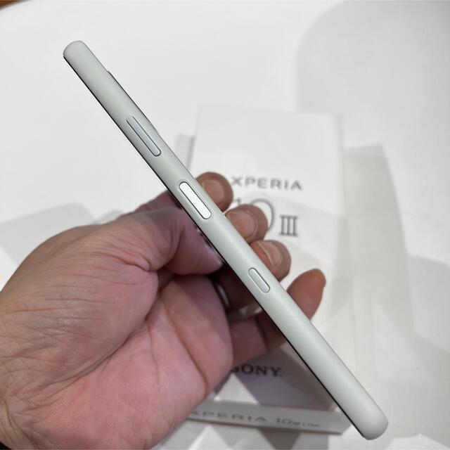 Xperia(エクスペリア)の【値下げしましたほぼ新品】Xperia10Ⅲ Lite ホワイト スマホ/家電/カメラのスマートフォン/携帯電話(スマートフォン本体)の商品写真