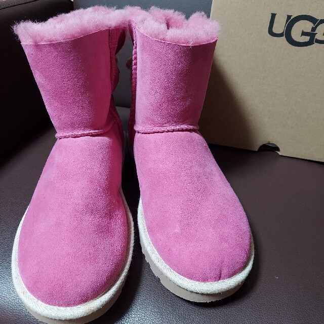 UGG(アグ)の新品未使用　UGG　ピンク　7 レディースの靴/シューズ(ブーツ)の商品写真