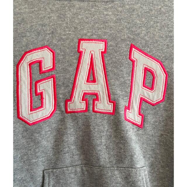 GAP Kids(ギャップキッズ)のGAP ギャップ キッズ ロゴ パーカー サイズ140 キッズ/ベビー/マタニティのキッズ服女の子用(90cm~)(ジャケット/上着)の商品写真