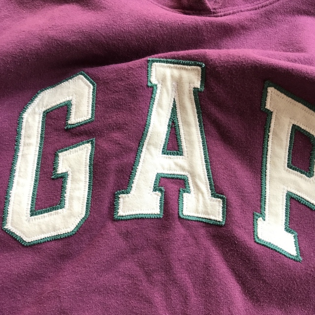 GAP(ギャップ)のGAP☆パープル裏起毛パーカー☆Mサイズ レディースのトップス(パーカー)の商品写真