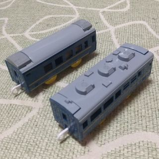 プラレール　いっぱいつなごう　ブルートレインセット(鉄道模型)