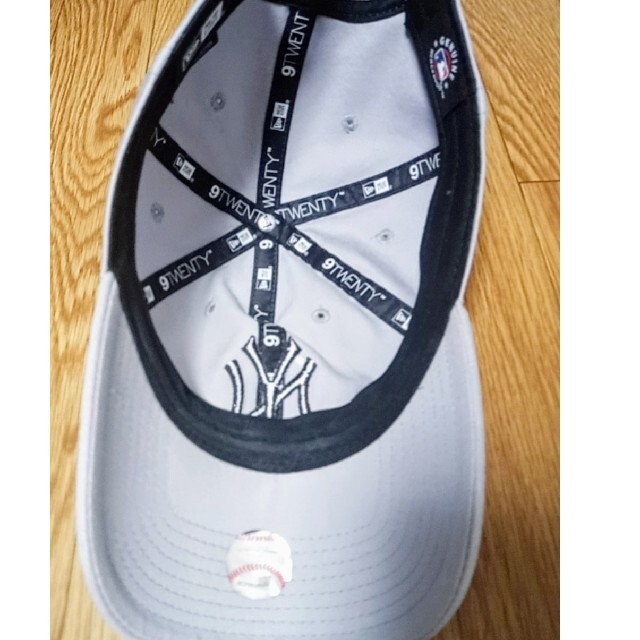 NEW ERA(ニューエラー)のNEW ERA CAP 9TWENTY ユニセックスグレーと黒CAP メンズの帽子(キャップ)の商品写真