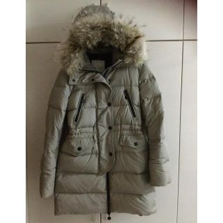 モンクレール(MONCLER)の国内正規品　モンクレール　　ファーフード付きダウンコート(ダウンコート)