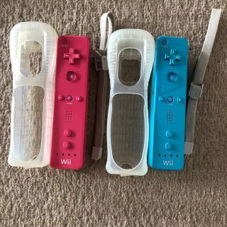 ウィー(Wii)のWiiコントローラー2個(家庭用ゲーム機本体)