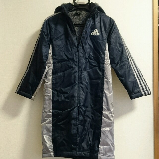 adidas(アディダス)のadidas★ベンチコート１４０ キッズ/ベビー/マタニティのキッズ服男の子用(90cm~)(コート)の商品写真