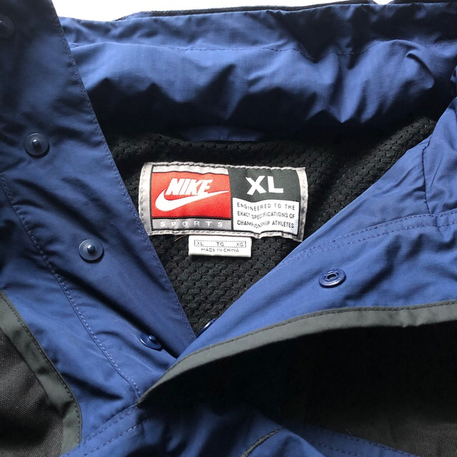 NIKE(ナイキ)のNIKE アノラックパーカー XL ブルー プルオーバー ハーフジップ メンズのジャケット/アウター(ナイロンジャケット)の商品写真