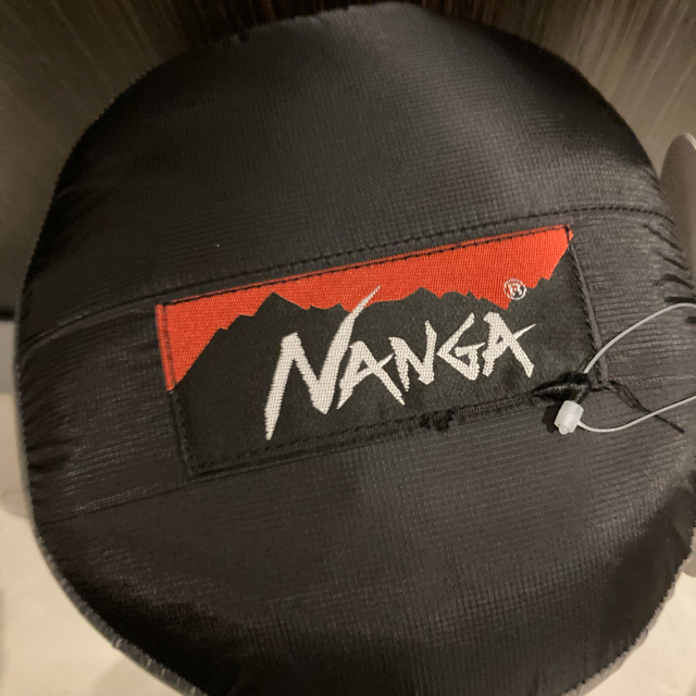 NANGA(ナンガ)の新品　ナンガ NANGA オーロラライト 600DX  レギュラー ブラウン スポーツ/アウトドアのアウトドア(寝袋/寝具)の商品写真