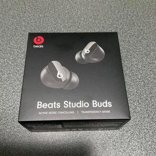 ビーツバイドクタードレ(Beats by Dr Dre)のノイズキャンセリング完全ワイヤレスイヤホンbeats studio buds(ヘッドフォン/イヤフォン)