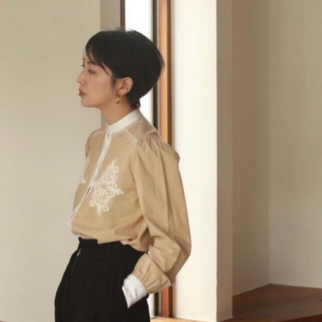 TODAYFUL(トゥデイフル)のtodayful シャツ　Embroidery Puff Blouse レディースのトップス(シャツ/ブラウス(長袖/七分))の商品写真