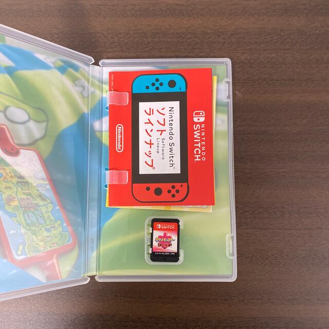 Nintendo Switch(ニンテンドースイッチ)のポケットモンスター　シールド エンタメ/ホビーのゲームソフト/ゲーム機本体(家庭用ゲームソフト)の商品写真