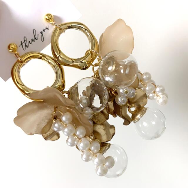 大ぶりピアス♥︎フラワーピアス ゴールド ハンドメイドピアス