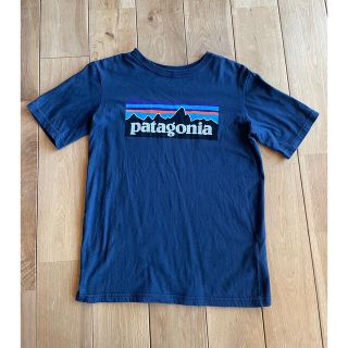 パタゴニア(patagonia)のパタゴニア　ボーイズ・コットン・P-6ロゴ・Tシャツ　キッズ(Tシャツ/カットソー(七分/長袖))