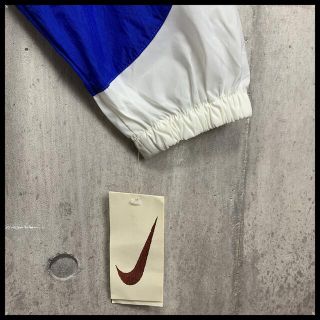新品】ナイキNIKEナイロンジャケット青ブルー×白ホワイト刺繍ロゴ菅田