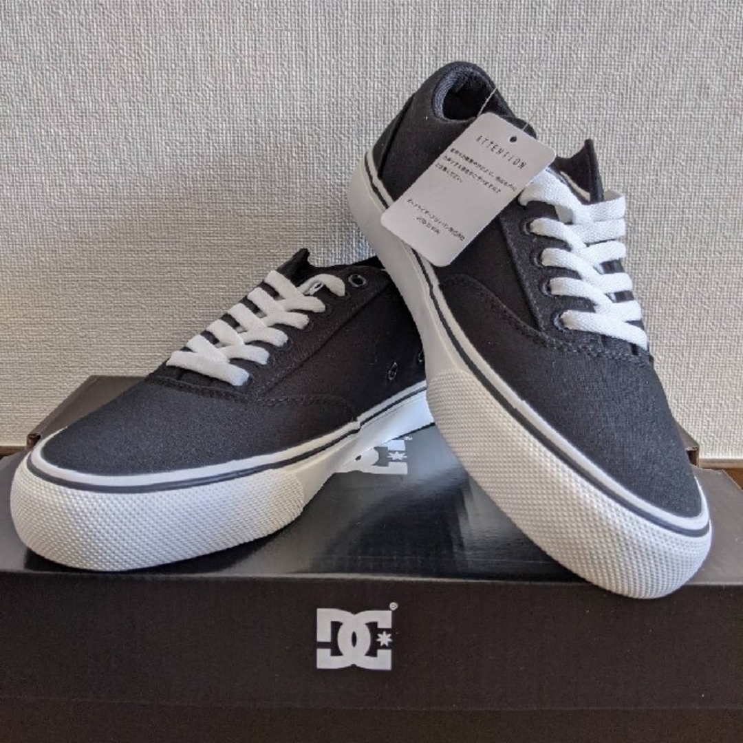 DC SHOES(ディーシーシューズ)の【m-t様専用】DCスニーカー　ブラック　23cm 　送料無料 レディースの靴/シューズ(スニーカー)の商品写真