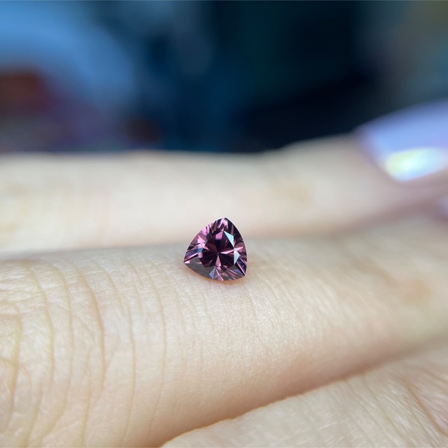 日替わりイチマン再登場❣️濃厚美色❤︎ オレンジパープルスピネル0.339ct レディースのアクセサリー(その他)の商品写真