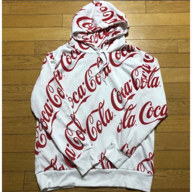 コカ・コーラ(コカコーラ)の美品 コカコーラ パーカー レディースのトップス(パーカー)の商品写真