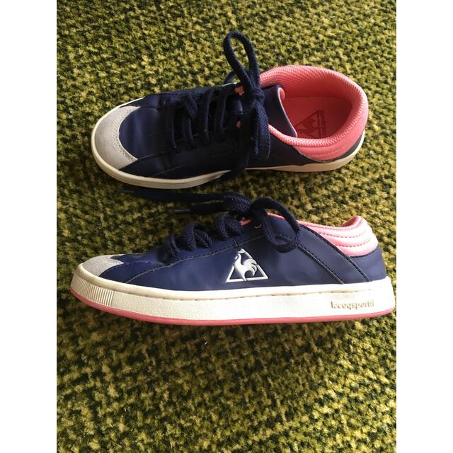 le coq sportif(ルコックスポルティフ)のルコック22.5スニーカーラバー美品ネイビー キッズ/ベビー/マタニティのキッズ靴/シューズ(15cm~)(スニーカー)の商品写真