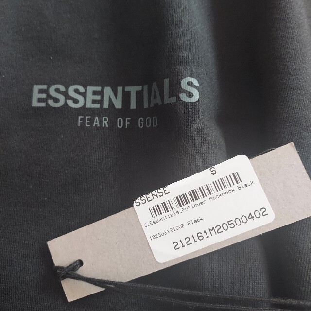 FEAR OF GOD(フィアオブゴッド)のFOG ESSENTIALS プルオーバーモックネック　ブラック メンズのトップス(スウェット)の商品写真