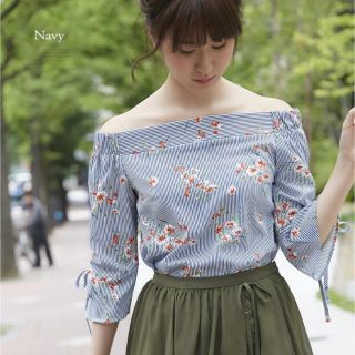 トッコ(tocco)のtocco オフショルブラウス(シャツ/ブラウス(長袖/七分))