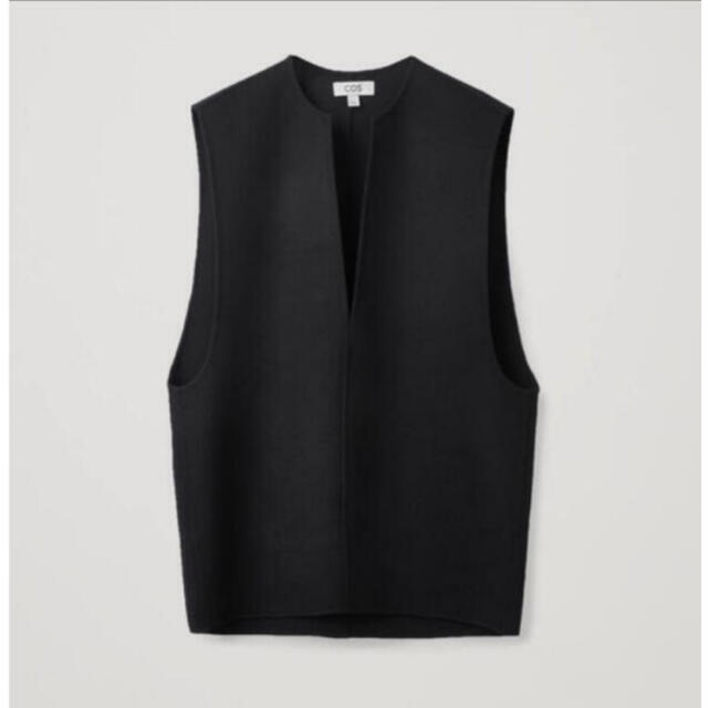 COS  DEEP V NECK SLEEVELESS TOP