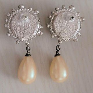春夏新作モデル確実正規品 シャネル ピアス 消毒済み ぶら下り 乳白色 ...