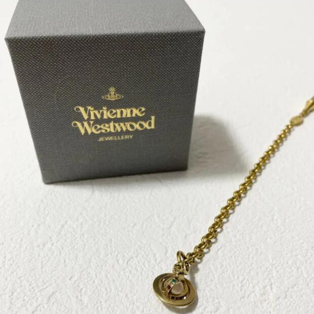 Vivienne Westwood(ヴィヴィアンウエストウッド)のvivienne westwood petitオーブ　ブレスレット　ヴィヴィアン レディースのアクセサリー(ネックレス)の商品写真