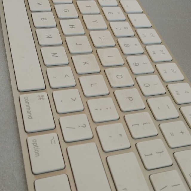 Apple(アップル)の本体のみ Apple Magic Keyboard 英字モデル A1843 スマホ/家電/カメラのPC/タブレット(PC周辺機器)の商品写真