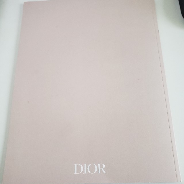 Dior(ディオール)のDior babyマガジン#12#13 エンタメ/ホビーの本(ファッション/美容)の商品写真