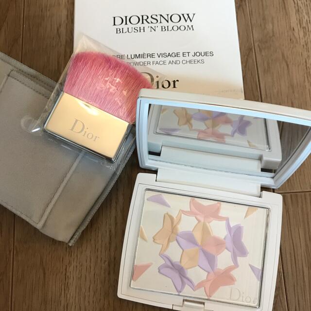 Dior(ディオール)のDIOR スノーブラッシュ&ブルーム　パウダー　003 コスメ/美容のベースメイク/化粧品(フェイスパウダー)の商品写真