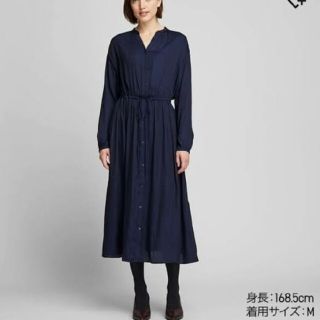 ユニクロ(UNIQLO)のユニクロ　Vネックロングシャツワンピース(ロングワンピース/マキシワンピース)