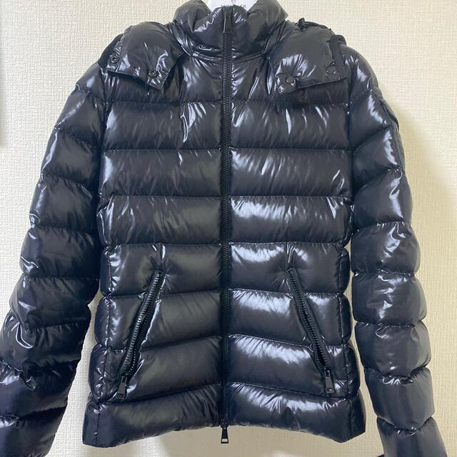 MONCLER(モンクレール)のモンクレール レディースのジャケット/アウター(ダウンジャケット)の商品写真