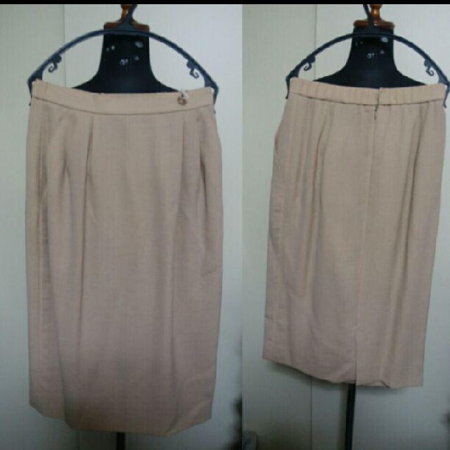 jun ashida(ジュンアシダ)の難あり　ジュン・アシダ　スカート　薄いベージュ　サイズ7 レディースのスカート(ひざ丈スカート)の商品写真