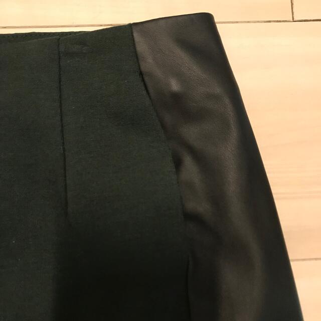 PEACH JOHN(ピーチジョン)のPJ×TOWNコラボ商品・深いグリーン×黒レザー・スカート・新品・サイズS レディースのスカート(ミニスカート)の商品写真