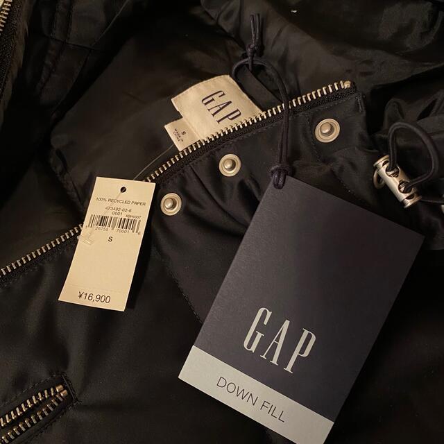 GAP(ギャップ)のGAP 未使用タグ付　ダウンコート　ダウンジャケット　定価の半額以下で レディースのジャケット/アウター(ダウンジャケット)の商品写真