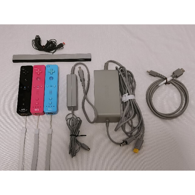 Wii U - WiiUファミリーセットと4人ですぐに遊べるマリオカート8ほか