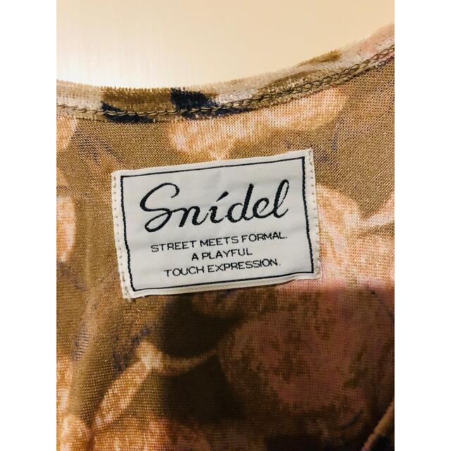 SNIDEL(スナイデル)のSnidel ベロア花柄ワンピース  レディースのワンピース(ひざ丈ワンピース)の商品写真