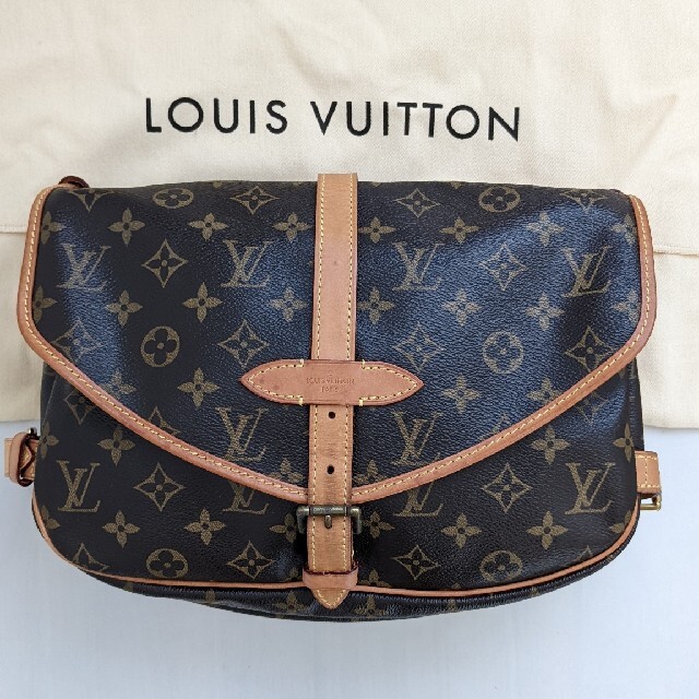 LOUIS VUITTON　ルイ ヴィトン　ソミュール30ショルダーバッグ