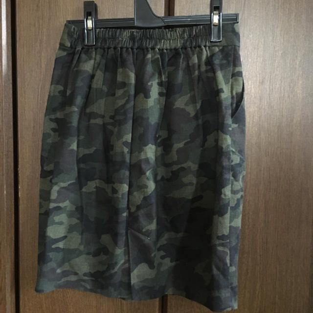 URBAN RESEARCH(アーバンリサーチ)の⭐️アーバンリサーチ 迷彩デニムスカート⭐️ レディースのスカート(ひざ丈スカート)の商品写真